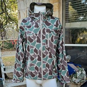 New W Tags BAY FLATS LODGE Duck Camo Nylon Full Zip Rain Jacket M